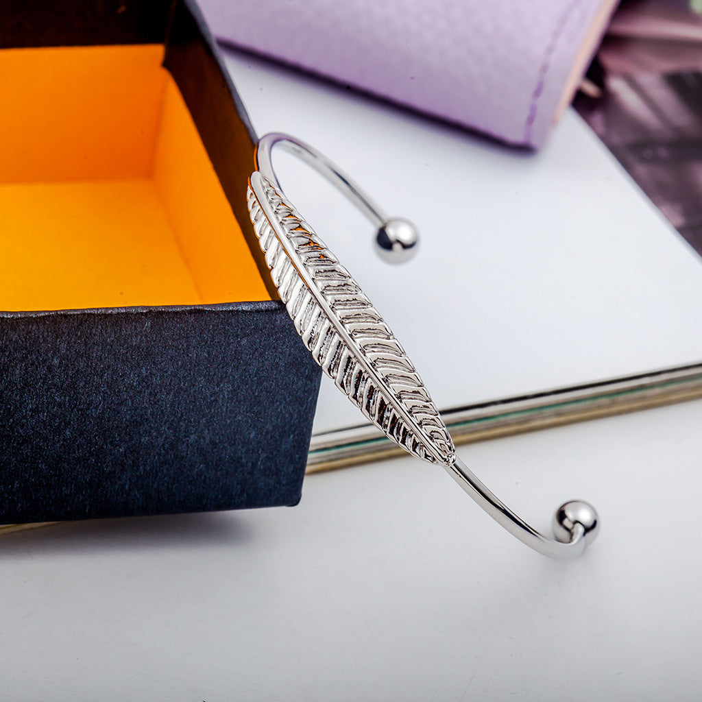 Womens Leaf Bracelet Electroplated Alloy Bangle European American Jewelry Trendy Leaf Design Fashion Chic Style