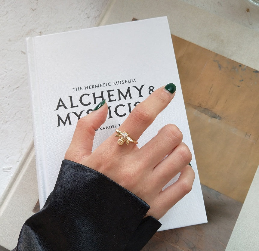 Sterling Silver Bee Ring Adjustable Open Band Insect Jewelry Vintage Style For Women Girls Delicate Collection