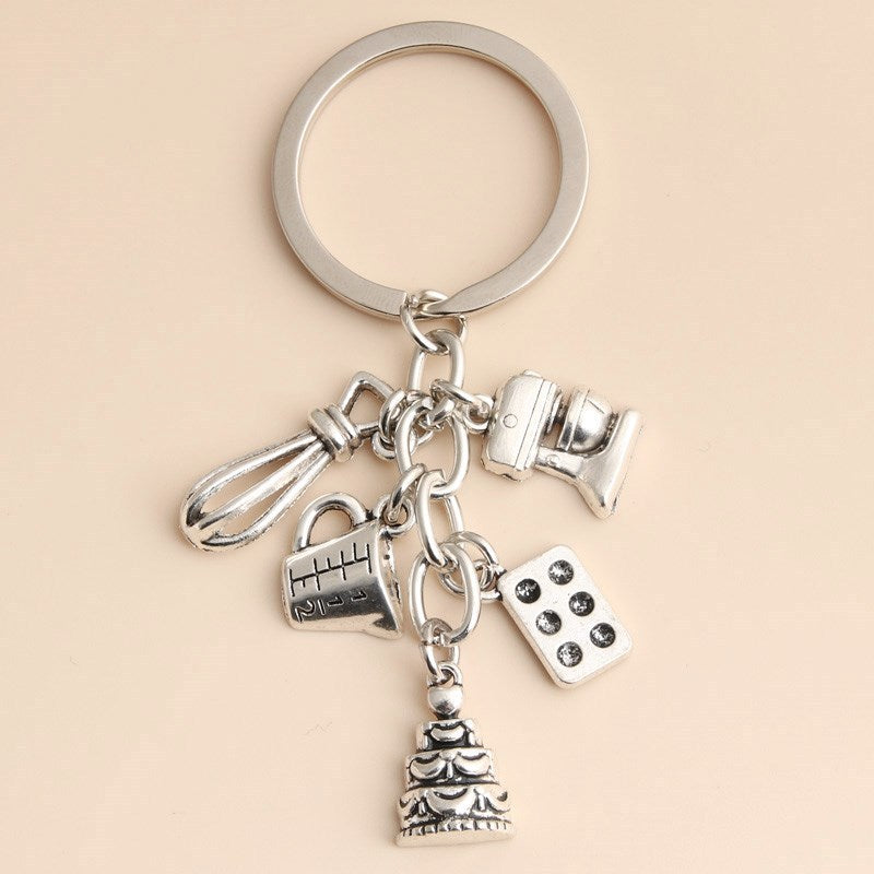 Unisex Cake Keychain Metal Pendant Charm Keyring Backpack Accessory For Cooking Pastry Lovers Gift And Decoration
