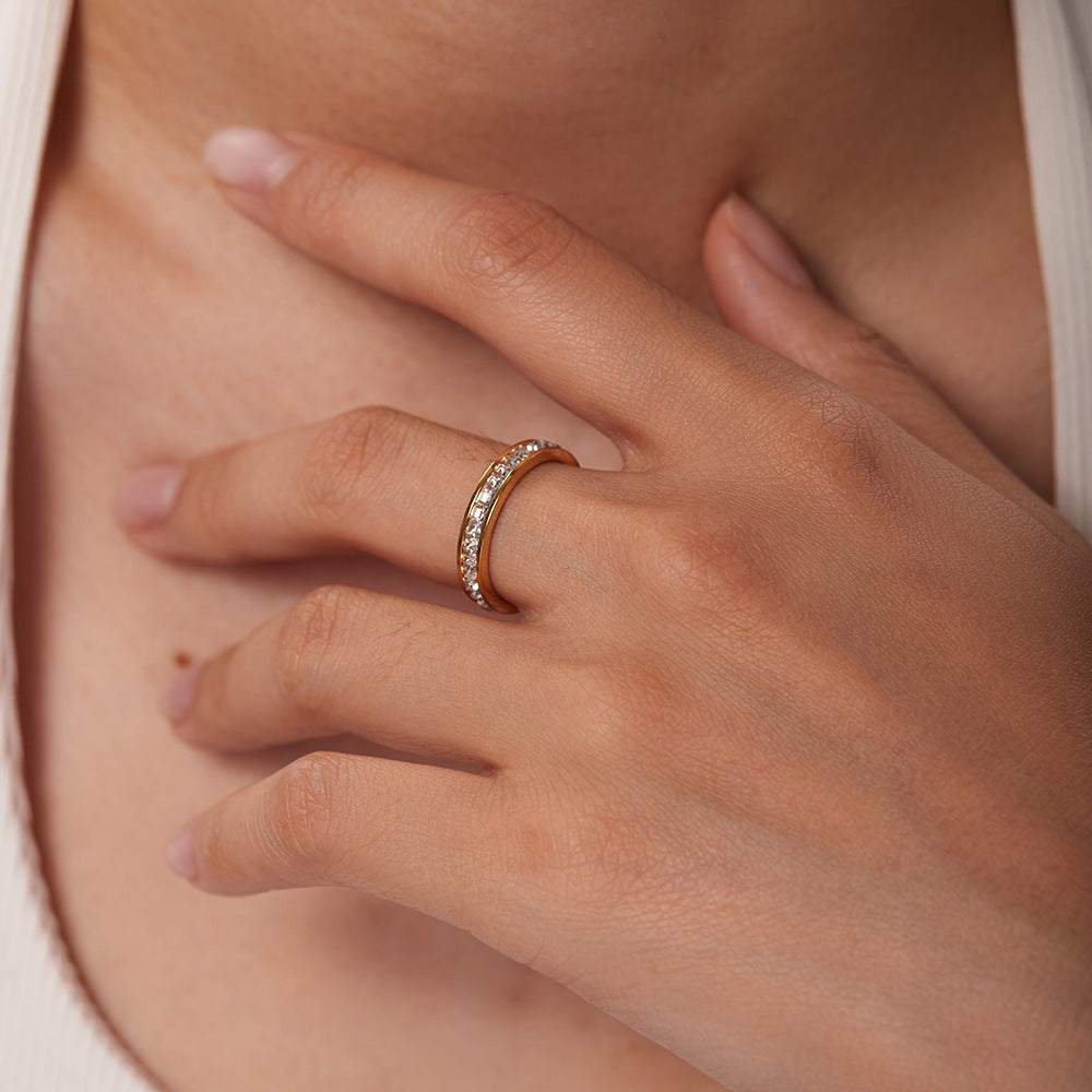 Retro Ring Single Diamond Ring Inlaid Zircon Ring Stainless Steel Ring Geometry Ring for Women and Girls Fashion Jewelry Gift Present