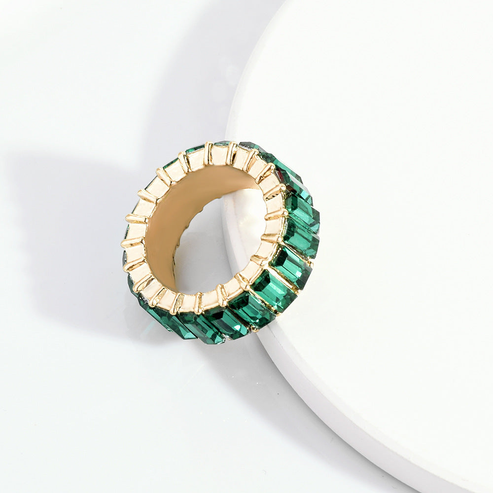 Womens Fashion Ring With Crystal Inlay Elegant Metal Alloy Ring European Design Jewelry Elegant Ring Accessory