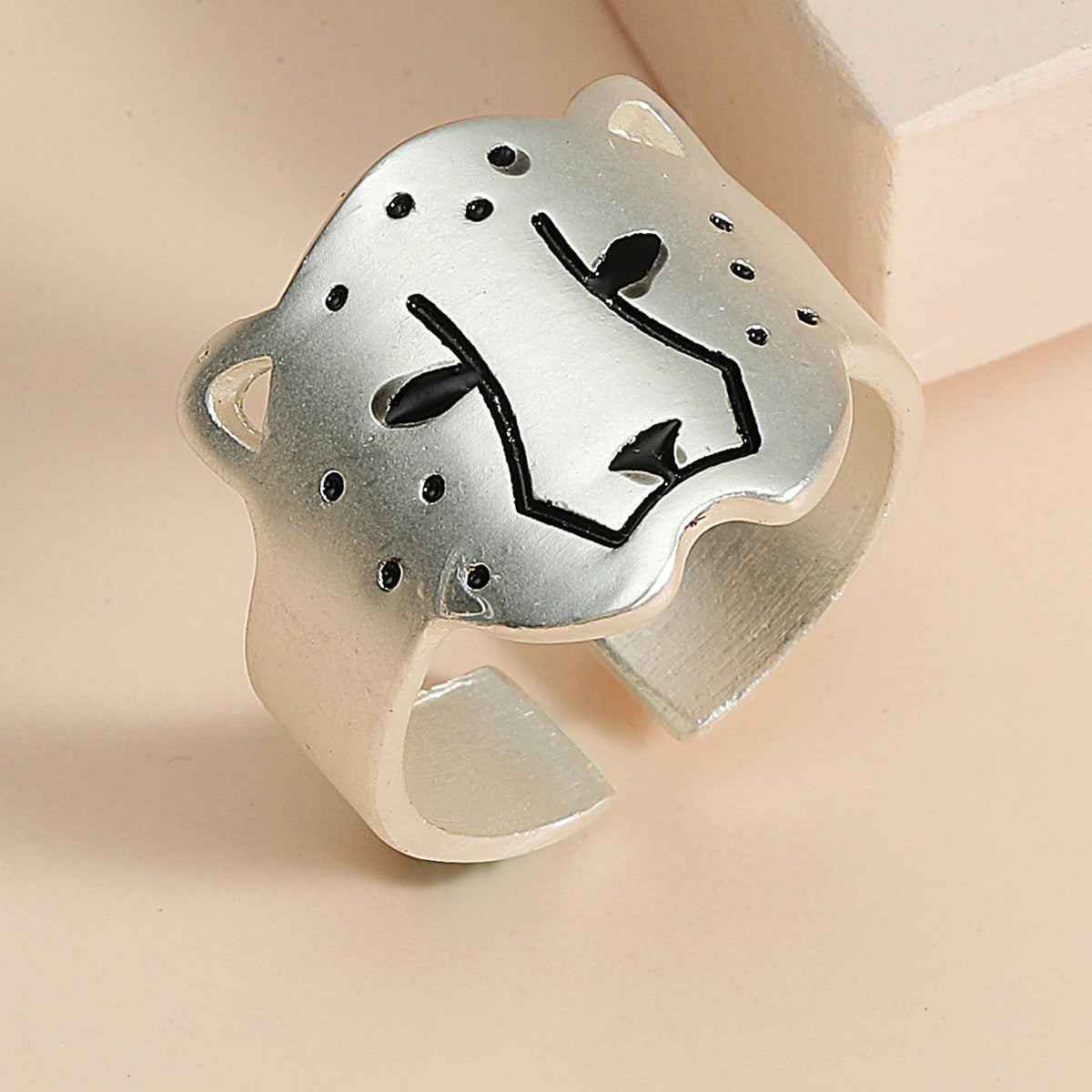 Geometric European Fashion Ring Electroplated Alloy Individually Packed Gift for Women and Girls Everyday Glow