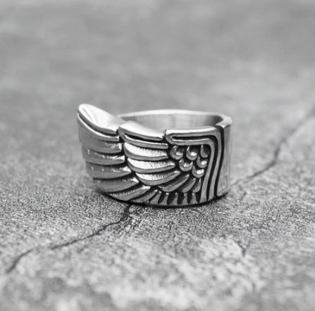 Titanium Steel Feather Wings Motorcycle Ring Unisex Vintage Skull Design For Men And Women Statement Jewelry For Bikers