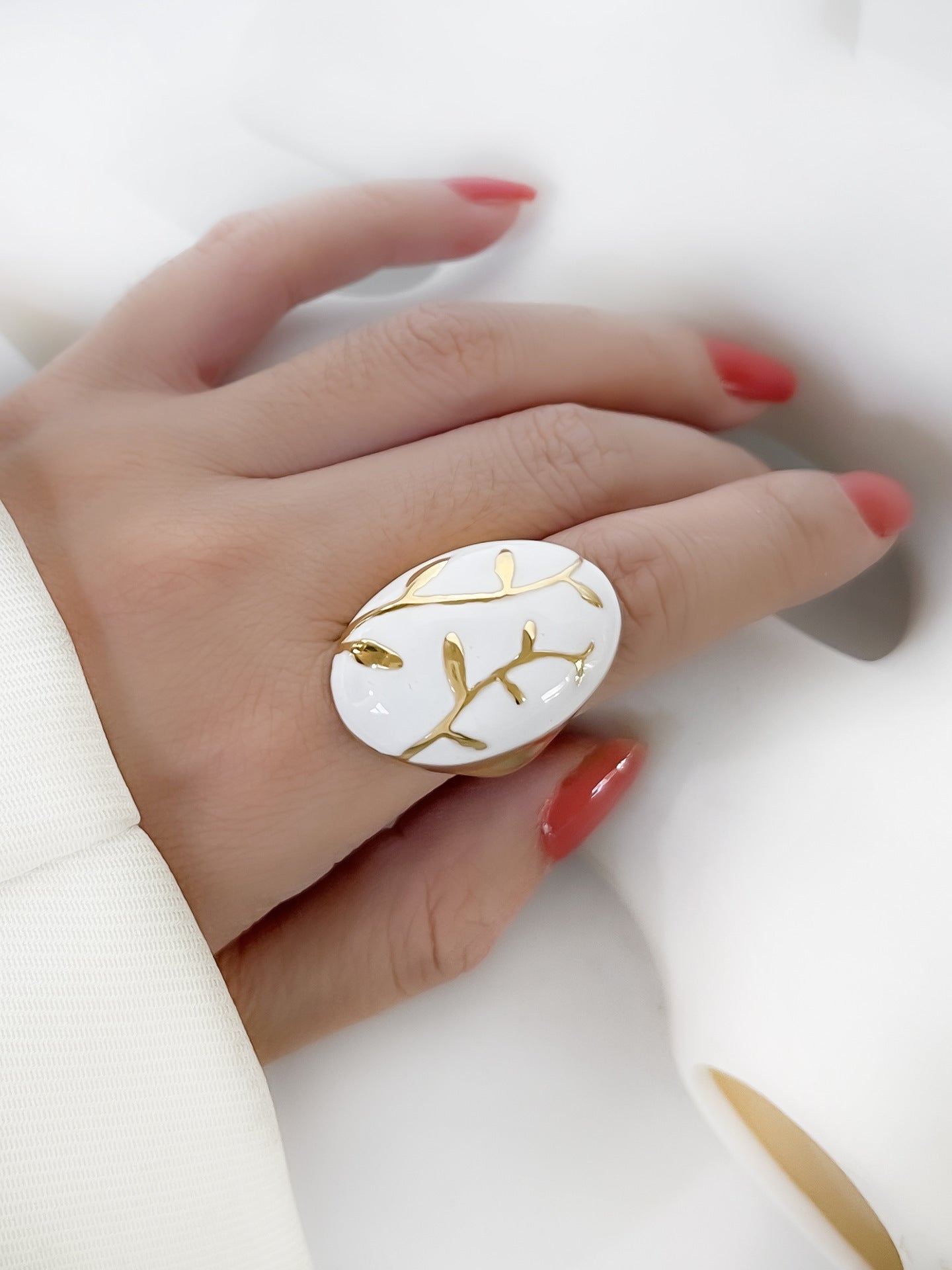Gold Electroplated StainlessSteel Olive Branch Geometry Ring Exaggerated Fashion Jewelry for Women Girls Party