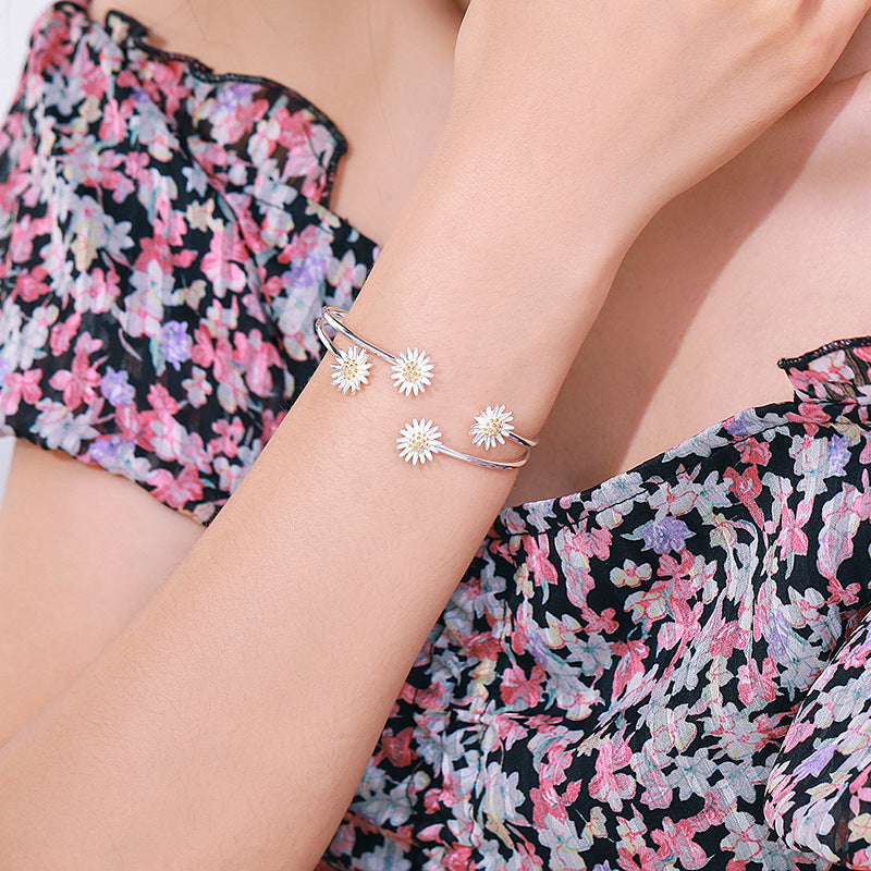 Personalized 925 Silver Plated Chrysanthemum Bracelet For Women Copper Base With Elegant Flower Design For Any Occasion