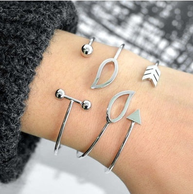 Womens Gold and Silver Crystal Leaf Moon Arrow Cat Bracelet Set Adjustable Open Bangle for Women Elegant Style Chic