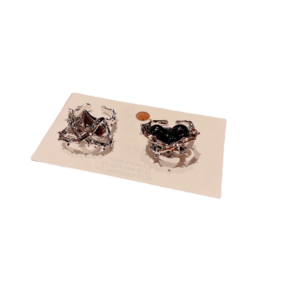 Luxury And Versatile Personality Black Hollow Love Ring