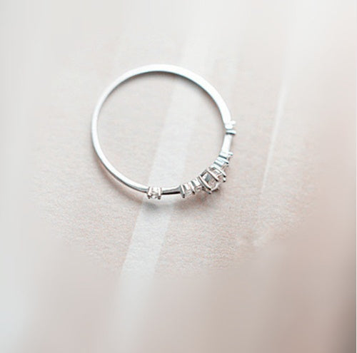 Metal Fashion Ring For Women Exquisite Design Dazzling Accent Diamond Encrusted Look Statement Crystal Shine Elegance