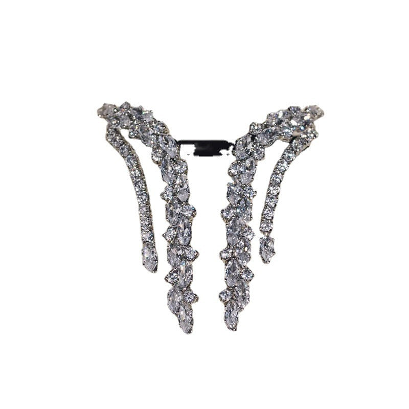 Womens Zircon Ring Diamond Accent Luxury Bridal Ring Wedding Jewelry Electroplated Silver Geometric Ring for Her Elegant Anniversary Ring Gift