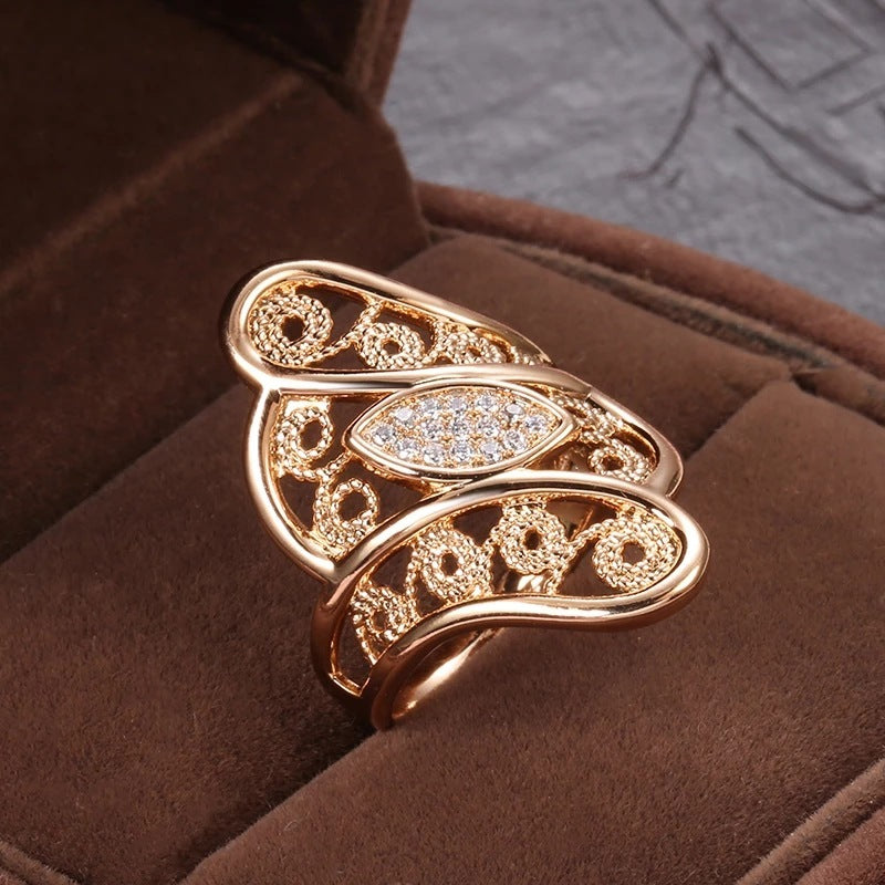 Gold Plated Copper Ring With Rhinestone Flower Design Elegant Womens Jewelry Gift For Her Durable Accessory Fashion