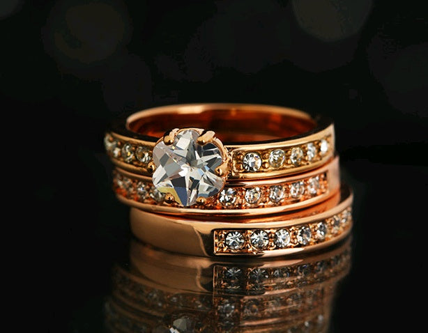 Three Ring Design Inlaid Crystal Zircon Fashion Ring Creative Alloy Plated Jewelry Womens Statement Ring Elegant Party