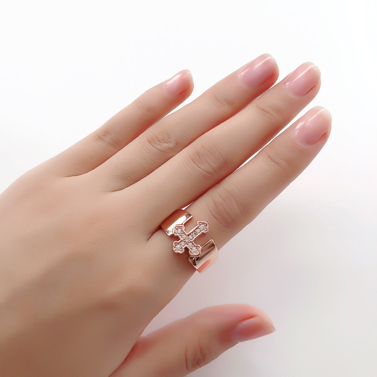 Womens Rose Gold Plated Copper Ring Inlaid Zircon Cross Design 1.5cm Wide Surface Ring For Women And Girls Now