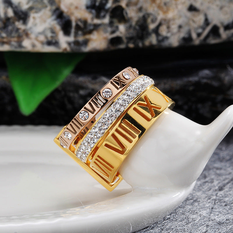 Titanium Steel Rhombus Ring Exotic Inlaid Zircon Two Tone Fashion Ring with Diamond Roman Letters Nippon Korea