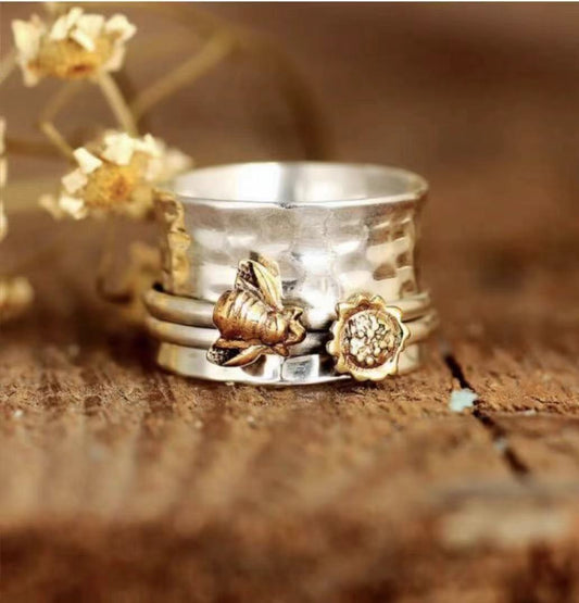 Two Tone Alloy Ring With Bee And Flower Design Wide Band
