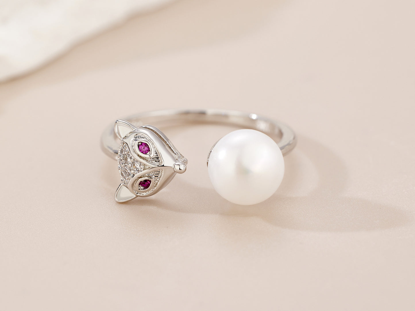 Women Ring With Freshwater Pearls Gold Or White Gold Frame Elegant For Wedding Banquet And Daily Wear Everyday