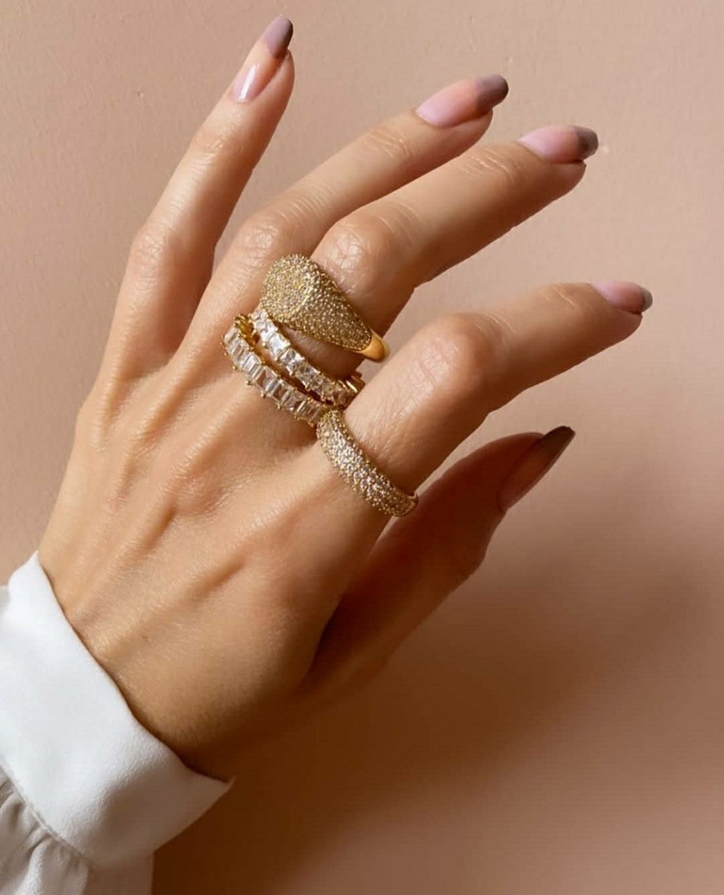 Women's Trendy Ring with Full Rhinestone Zircon Micro Inlay for Fashion Jewelry Statement or Elegant Gift for Her Gold or Platinum Finish