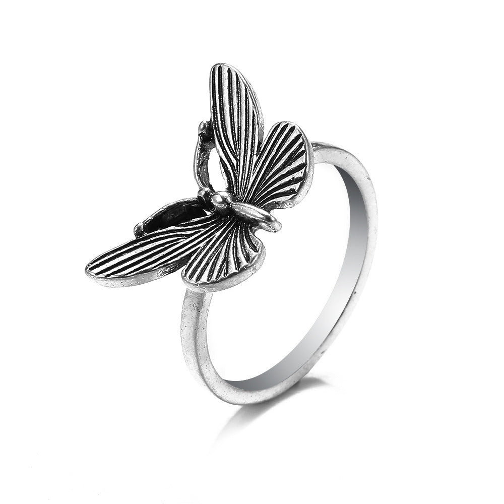 Unisex Heart Shaped Ring With Butterfly Or Spider Accent And Rose Skull Details Fashionable Accessory In Fashion