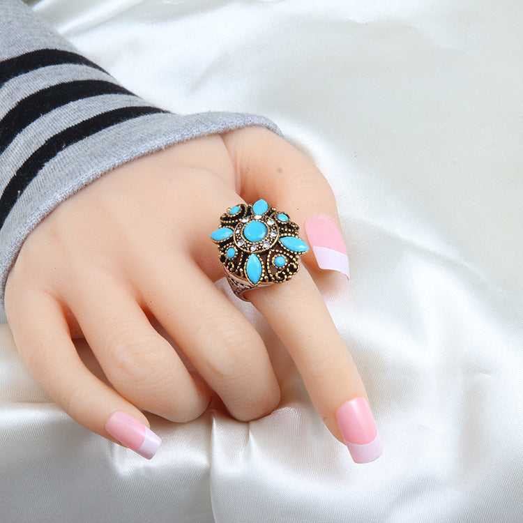 Gold Plated Openwork Crown Ring With Alloy Inlaid Gems And Electroplated Finish For Women Jewelry Elegant Crown Ring