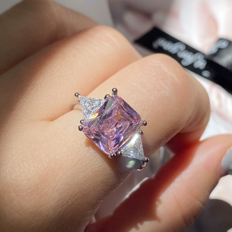 Women Fashion Triangle Shaped Imitation Moissanite Ring Copper Minimalist Geometric Jewelry For Elegant Everyday Wear