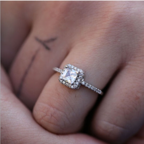 Ladies Square Round Diamond Ring Creative Micro Set Zircon Simple Jewelry Fine Craftsmanship Everyday Sparkles