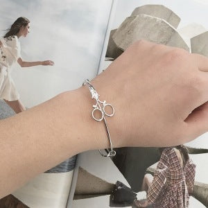 Scissors Bracelet Alloy Jewelry For Hair Stylists Barbers Tailors And Crafters Silver And Gold Decorative Accessory