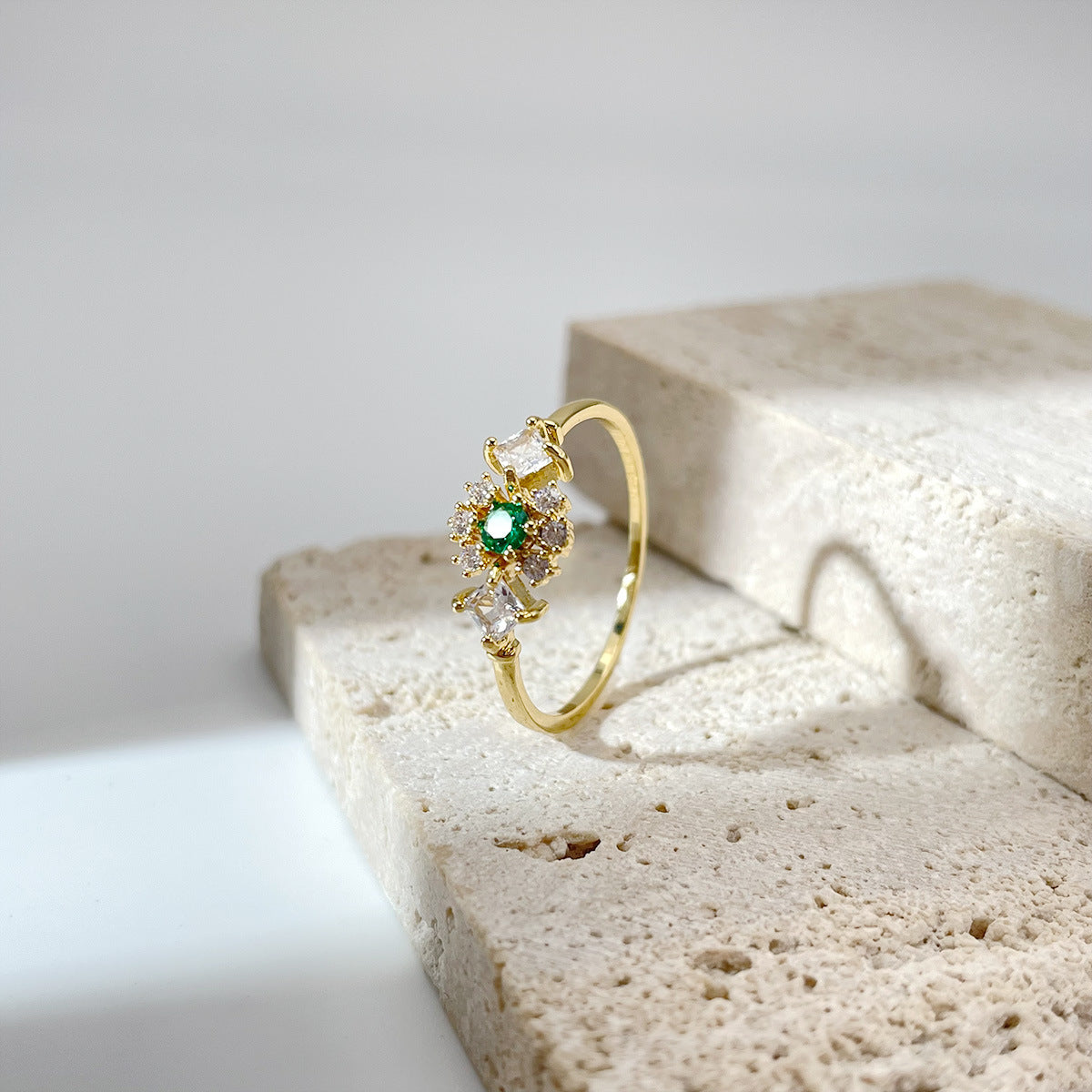 Women Emerald Green Zircon Ring Leaf Design Copper Electroplate 18K Jewelry Accessory Elegant For Classic Look