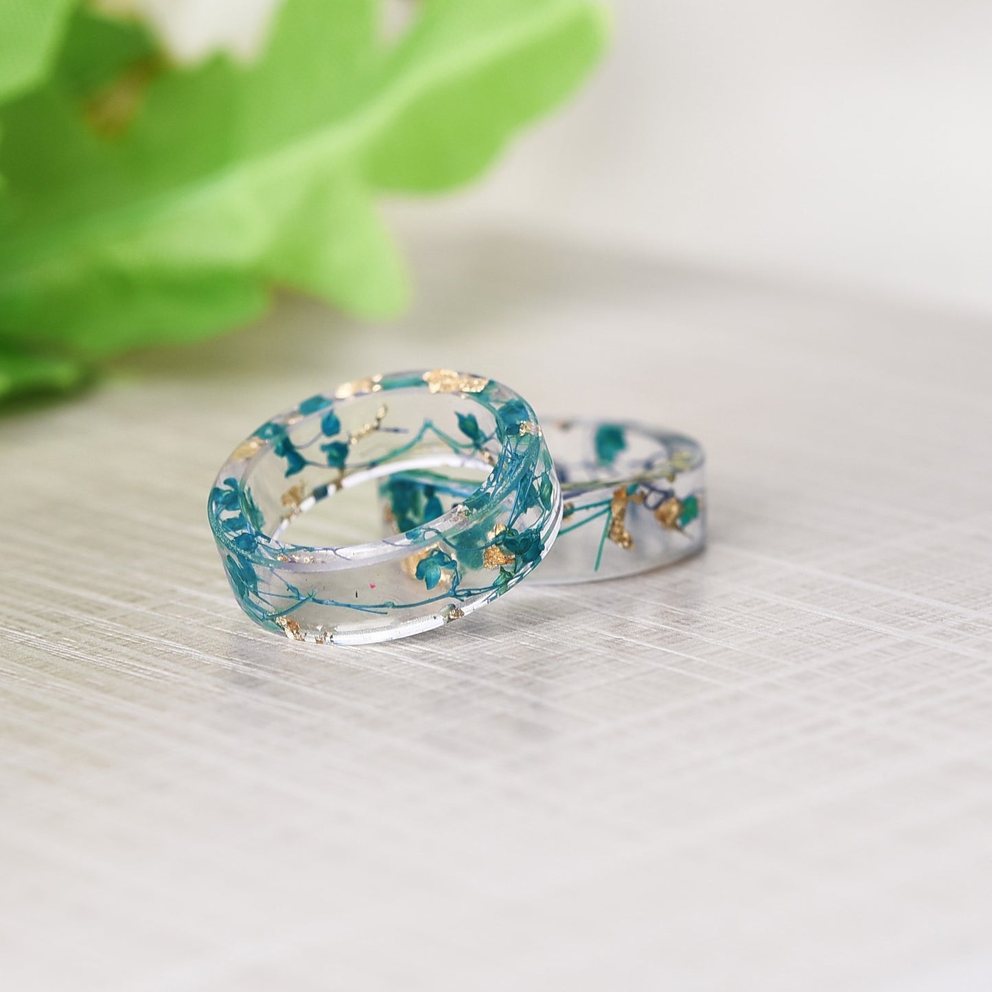 Womens Resin Ring With Dried Flower Encased Clear Botanical Jewelry Gift Elegant Everyday Wear Lightweight Now