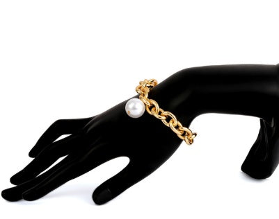 Metal Chain Bracelet For Women With Pearls Classic Design Adds Chic Timeless Sophistication With Pearl Accents