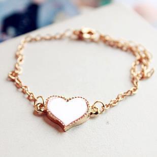 Heart Shaped Womens Bracelet With Extension Chain Lightweight Alloy Jewelry For Everyday Wear Red White Black Hearts