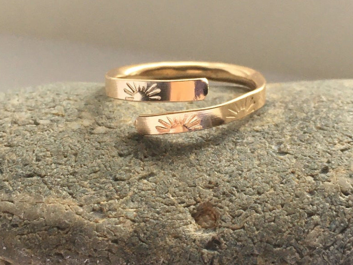 Womens Adjustable Ring Geometric Sun Pattern Alloy Ring With Electroplated Gold Finish Han Style Statement Jewelry