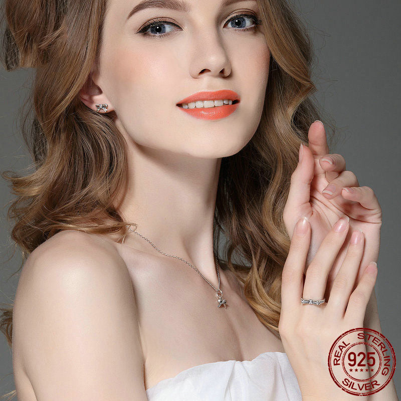 Bowknot Diamond Ring In Sterling Silver Alloy With Inlaid Gemstones Unisex Fashion Jewelry Gift For Occasions