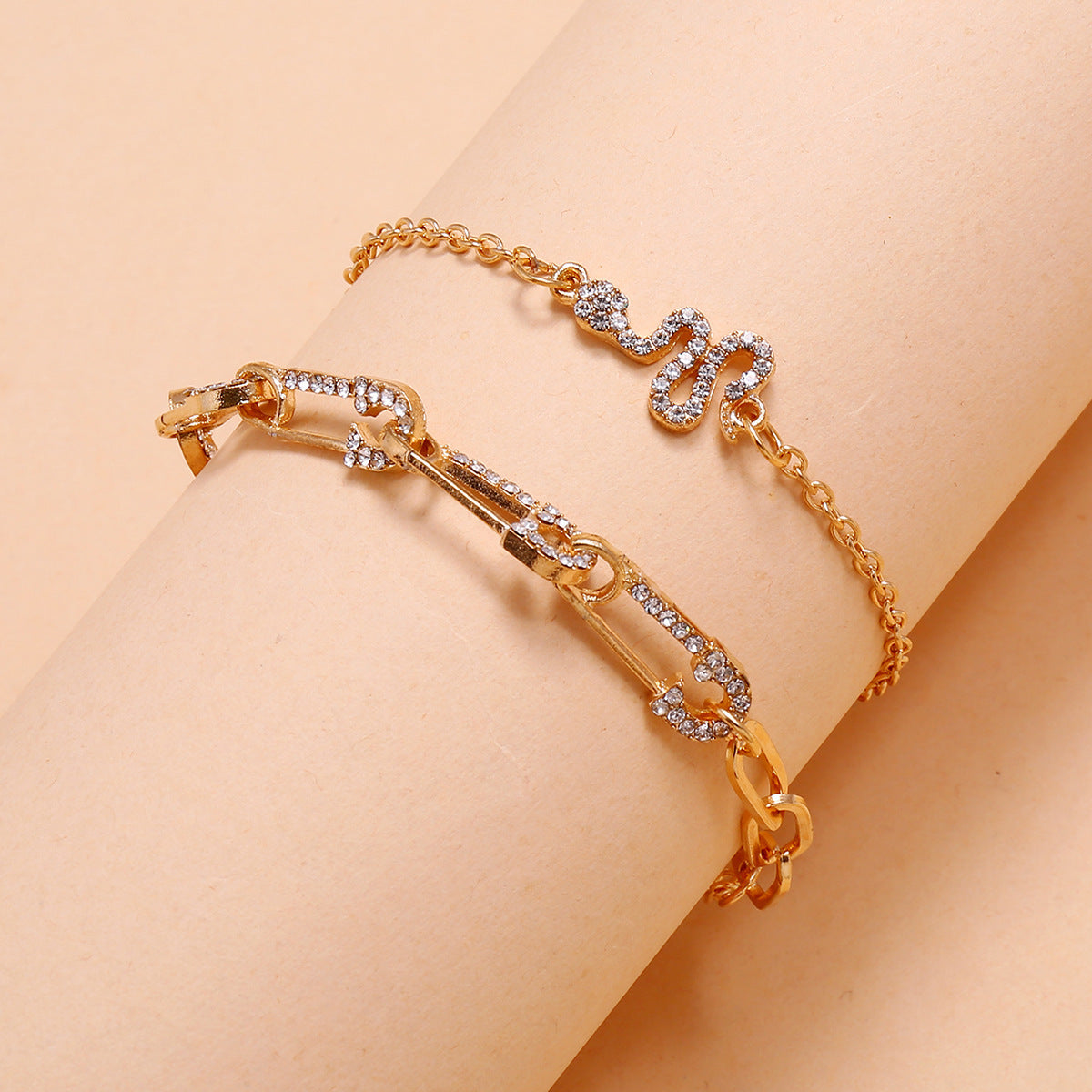 Adjustable Alloy Bracelet With Snake Point Diamonds Handcrafted Fashion Jewelry For Women Everyday Style Ready