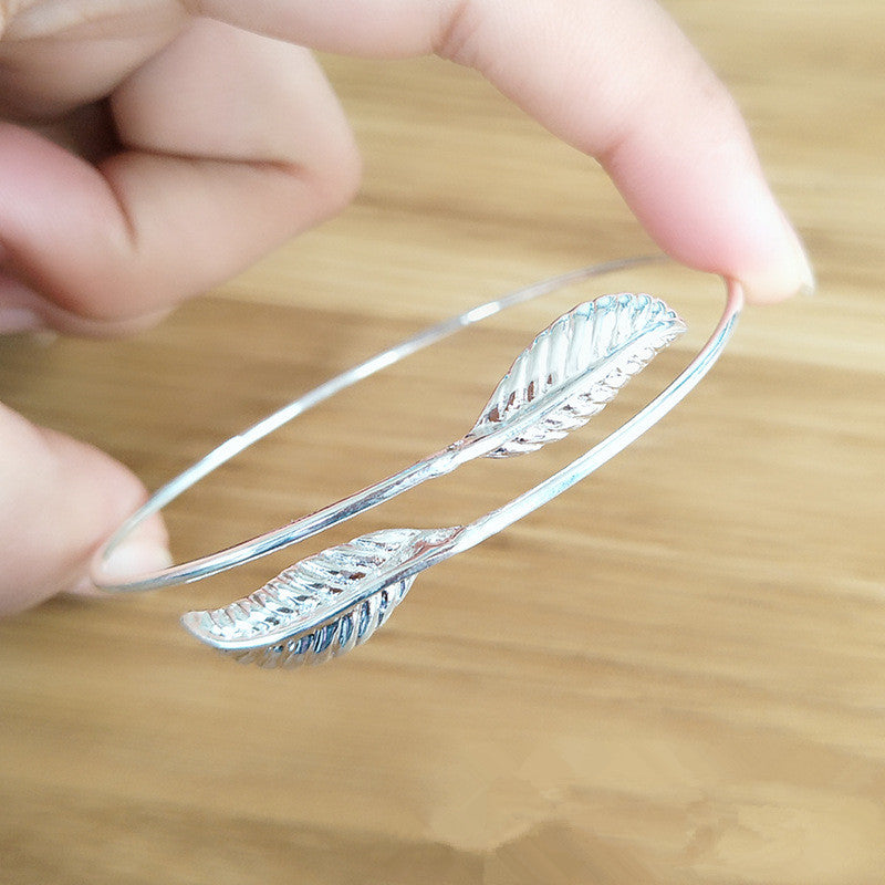 Unisex Metal Leaf Bracelets Electroplated Leaves Design Jewelry Fashion Bracelet for Women and Men Anniversary