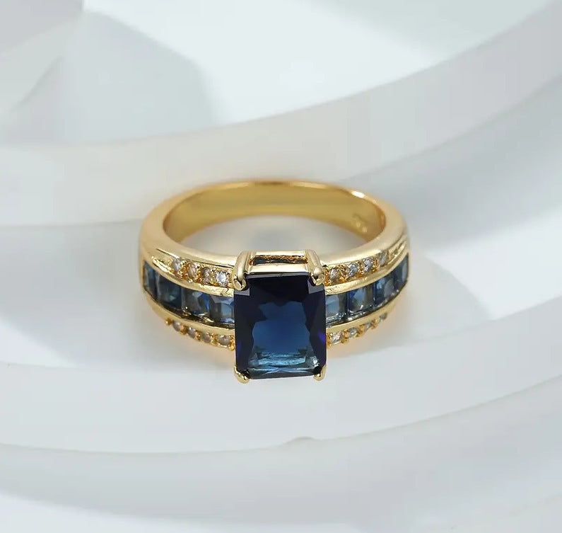 Unisex Retro Geometric Alloy Ring in Gold Blue Jewelry