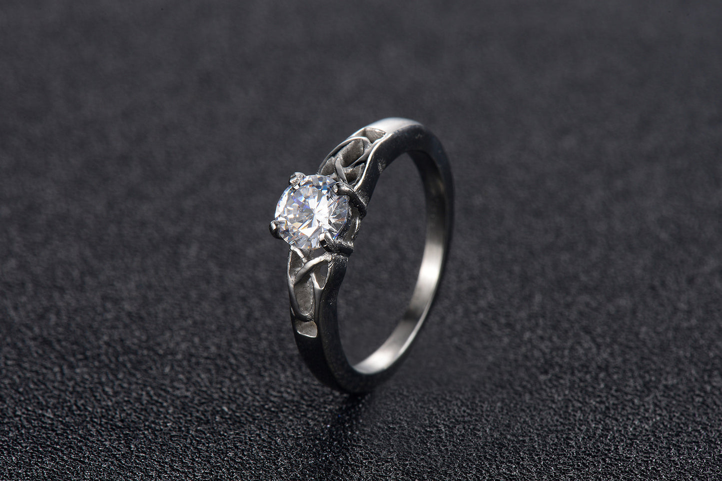 Simple Four Claw Diamond TwoSides Hollow AirQuality Womens Ring Titanium Steel Inlay Ornament Color Size 6 7 8