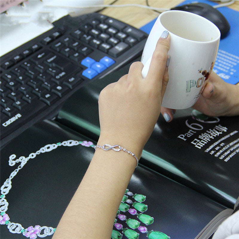 Womens Adjustable Alloy Bracelet With Gemstone Inlay Fashion Jewelry Gift For Her Elegant Accessory Everyday Wear