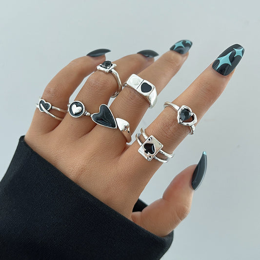 Womens Ring Set With Black Love Heart Oil Dripping Design Seven Piece Alloy Metal Rings Unisex Fashion Jewelry