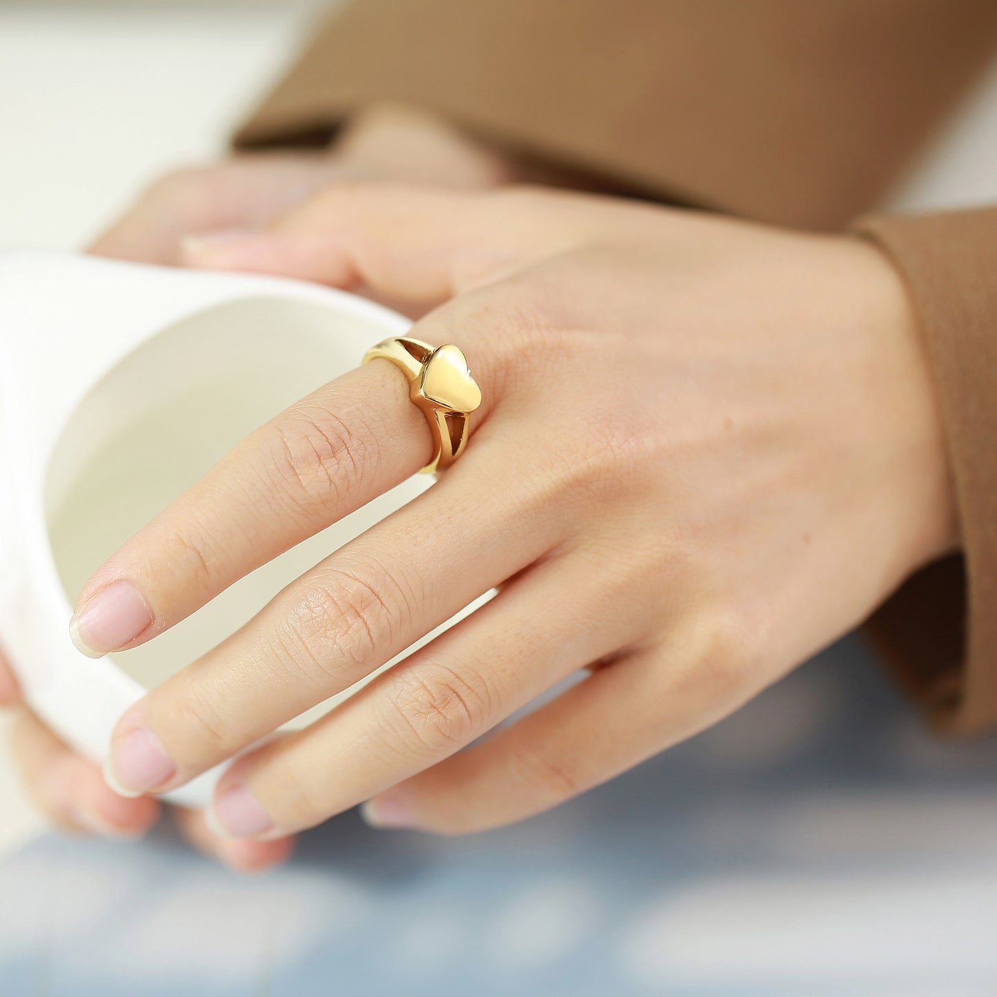 Women Titanium Steel Heart Shape Urn Ring Ash Holder Memorial Keepsake Jewelry for Loved Ones Remembrance Gift Idea