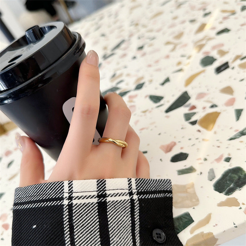 Womens Gold Titanium Steel Ring Geometric Cross Winding Fashion Jewelry Elegant Accessory French Retro Classic