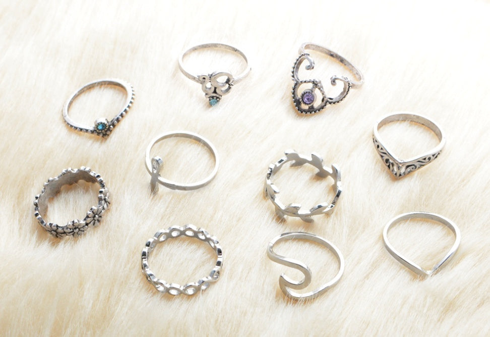 Womens Alloy Ring European Geometric Openwork Carved Knuckle Ring Statement Jewelry for Women And Girls Trendy