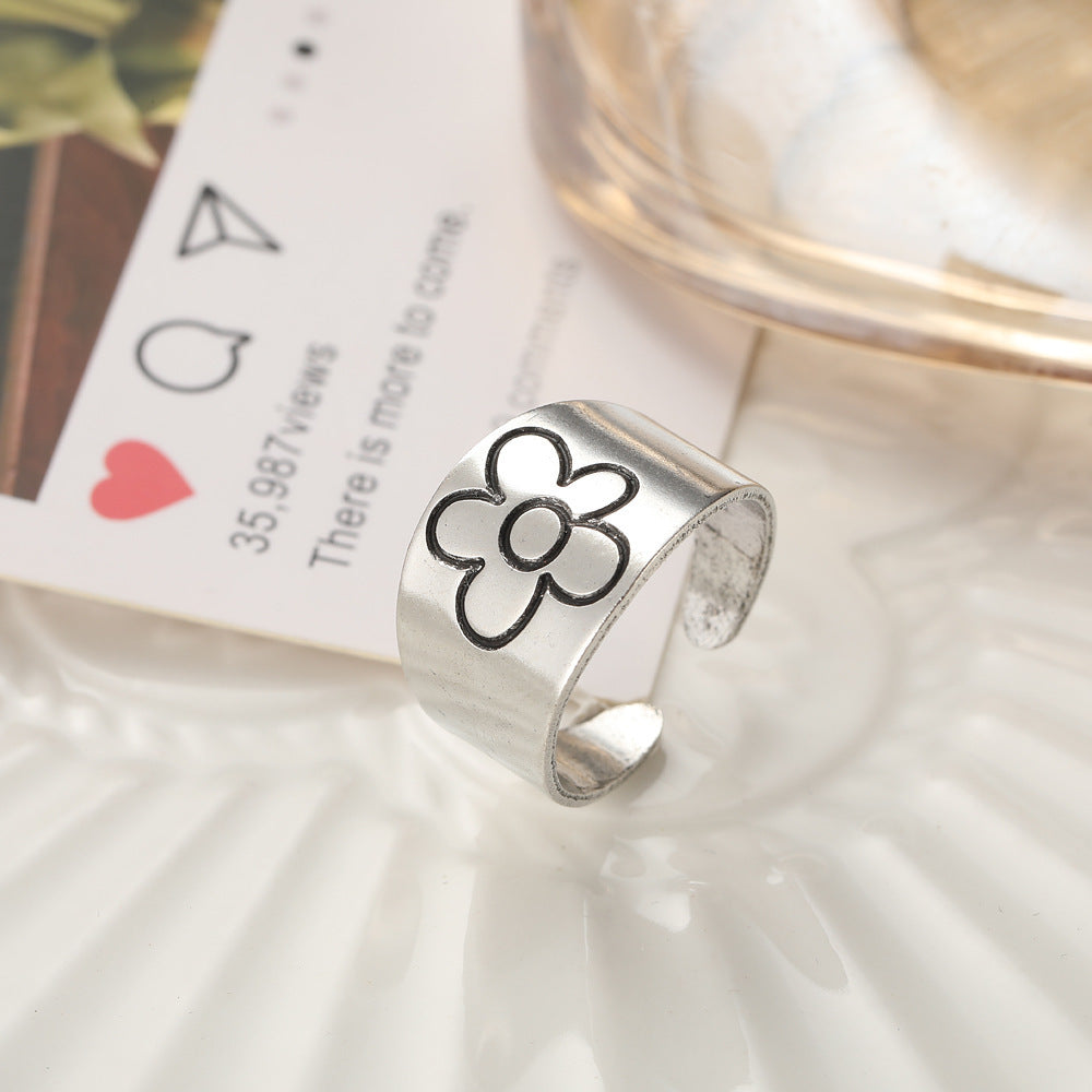 Womens Alloy Daisy Ring With Small Opening Fashion Ring European Retro Style Jewelry For Women Party Accessory Elegant