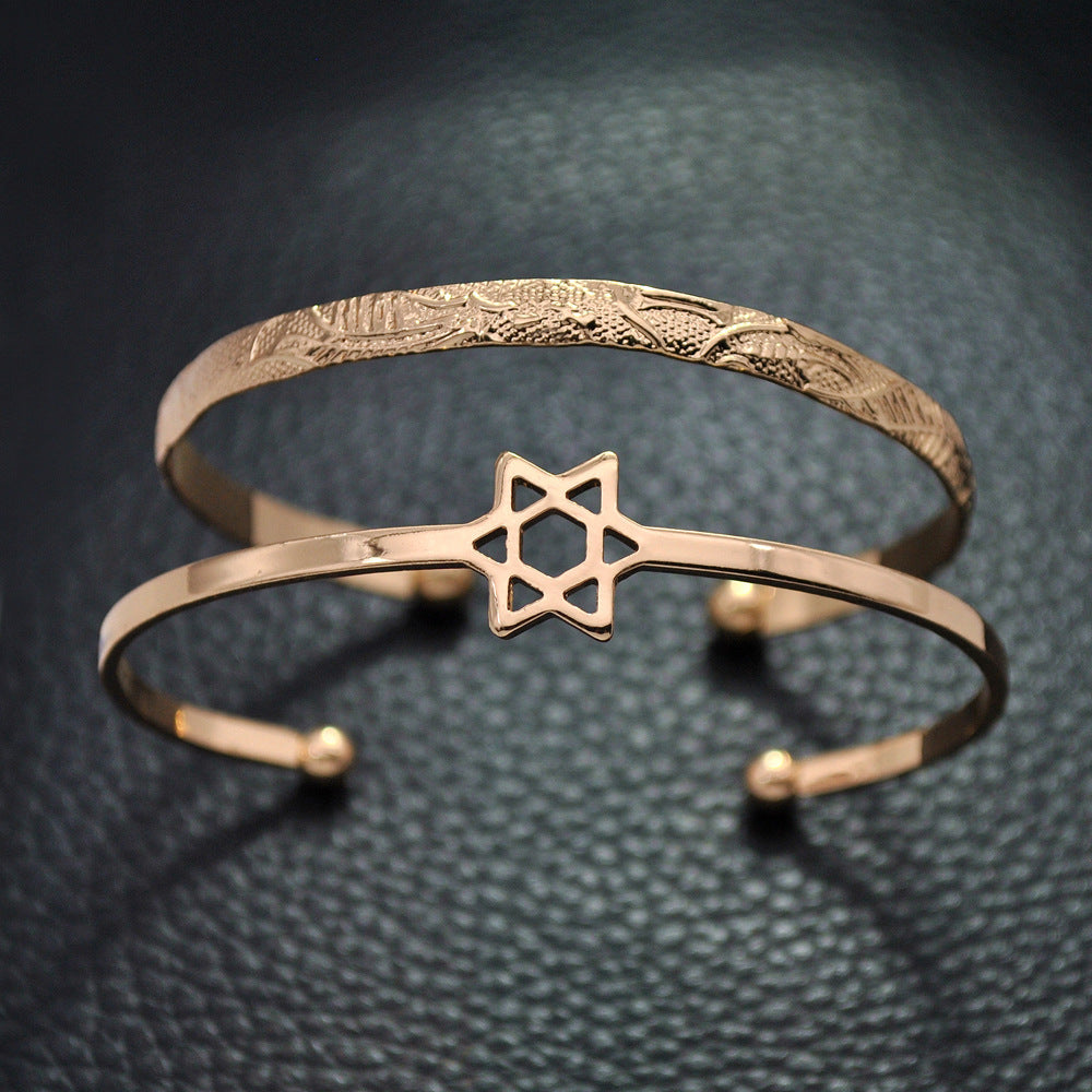 Womens Gold Heart Bracelet Alloy Fashion Jewelry Electroplated for Weddings Birthday Anniversary Keepsake Gift