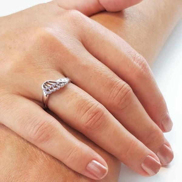 Heart Shaped Ring With Diamond Accent European Design Electroplated Alloy Jewelry For Women Gift Idea Style Wow
