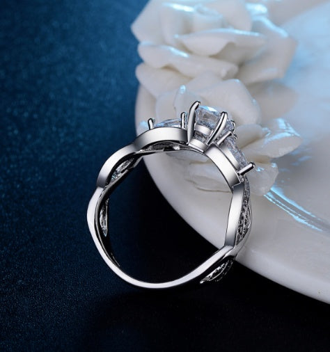 White Copper Ring With Zircon Inlay Five Point Five Millimeter Stone Elegant Design Fashion Jewelry Hot Seller