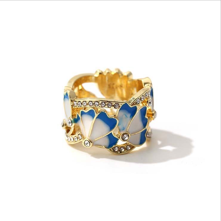 Gold Plated Alloy Flower Ring European Style Floral Jewelry for Women and Girls Versatile Party Accessory Item
