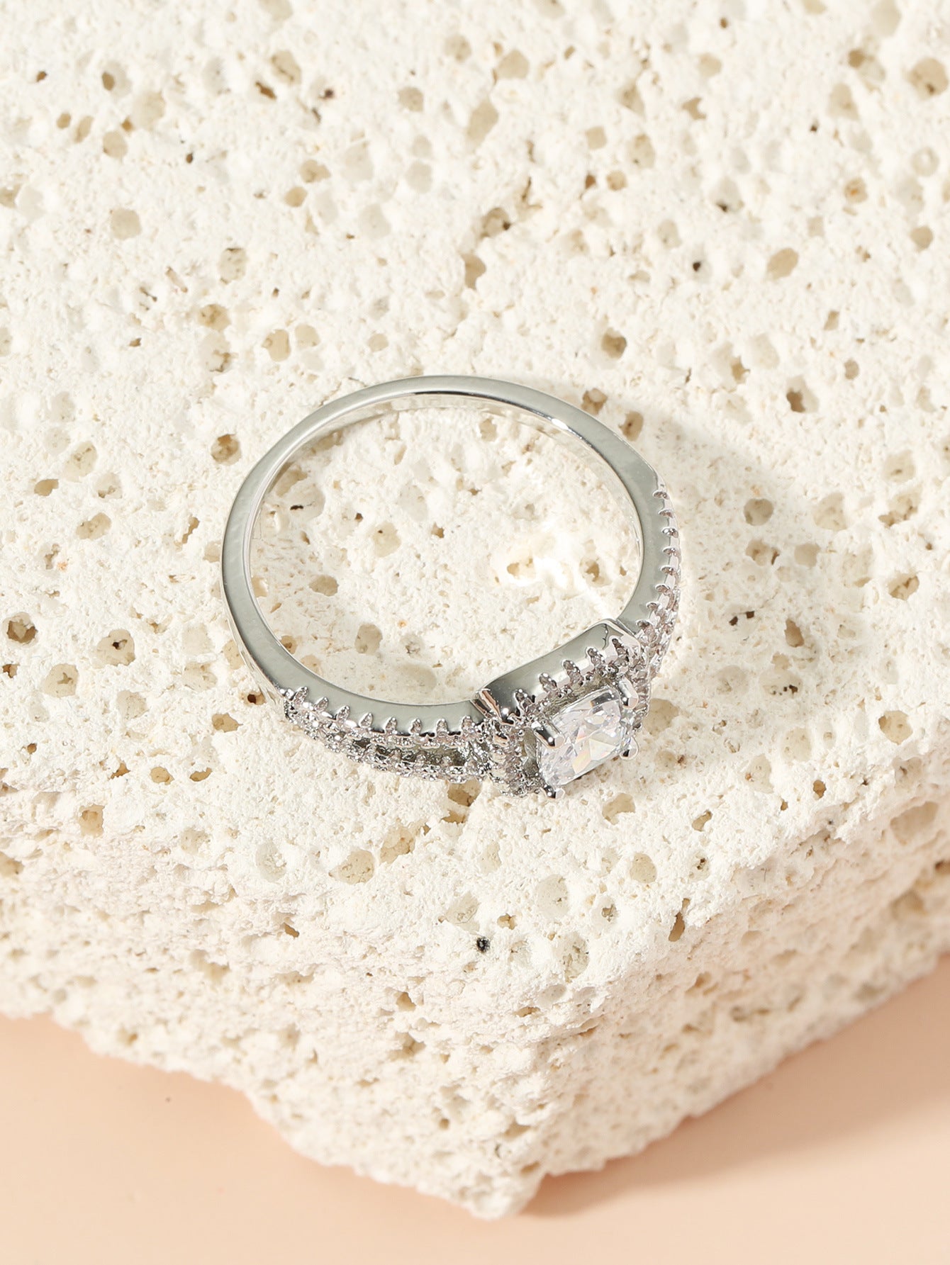 Womens Geometric Ring With Rhinestones Copper Plated White Crystal Ring European American Fashion Jewelry Ring