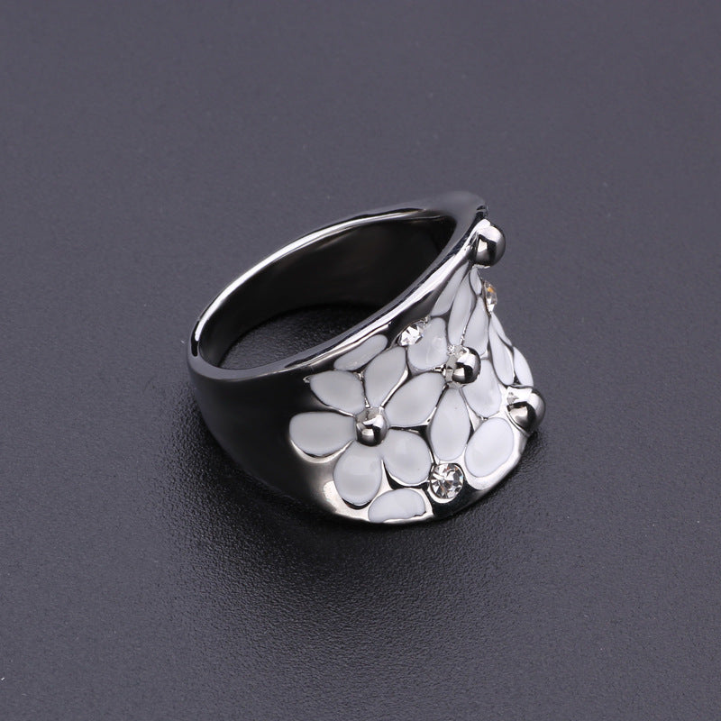 Womens Floral Ring Elegant White Gold Plated Flower Jewelry Alloy Ring Sizes 6 7 8 9 10 Style For Everyday Use