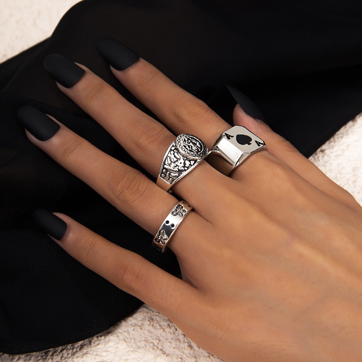 Ancient Silver Alloy Ring Set For Women With Poker Heart And Spade Geometric Retro Jewelry And Vintage Style Finish