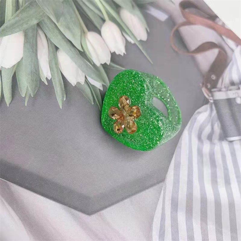 Womens Fashion Ring With Resin Flower Heart Design And Glitter Sequin Accents Rainbow Rings Quality Women Girl