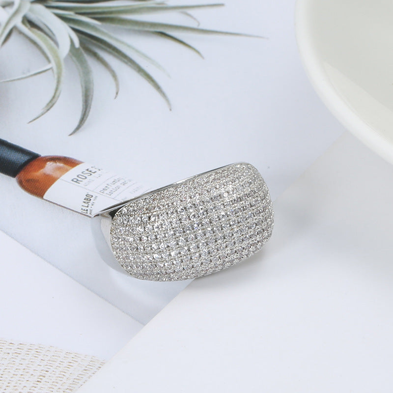 Vintage Flower Ring With Micro Inlaid Diamond Accent